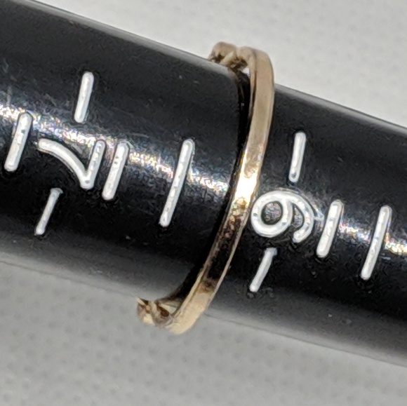 Nautical Ship's Wheel Gold tone Ring w/ Rhinestone - Picture 4 of 8